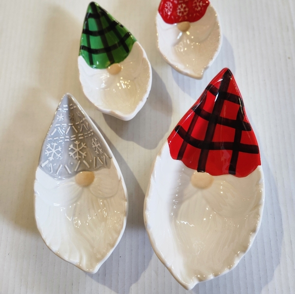 Other - Christmas Gnome Measuring Cups Set of 4 Holiday Kitchen Decor Ceramic Baking Set